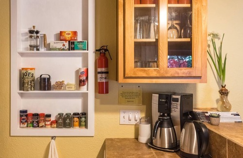 Barton Hills Condo | Private, 1 King bed, Patio; .33 mi to Zilker Park/Barton Springs, @2 mi to DT!