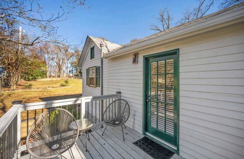 Norcross House | Private 1BR Cottage In Downtown Historic Norcross