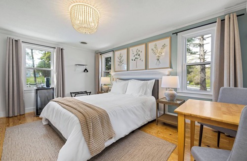Altavista Hotel | Private 2 Bedroom Suite at Boutique Inn with Hot Tub