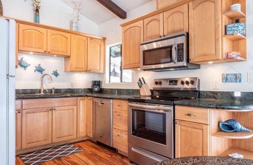 Wailea Cottage | Private 2BR Cottage House with Waterfall Pool Maui Meadows Permitted