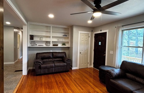 Oconee County House | Private 3-bedroom house sleeps 8~creek & pool table