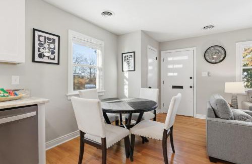 Willow Lawn House | Private 3 BR House w Fence Near Scotts Addition!