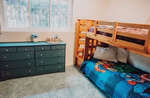 North Springfield House | Private, 4B/3BR Family Oasis that Feels like Home
