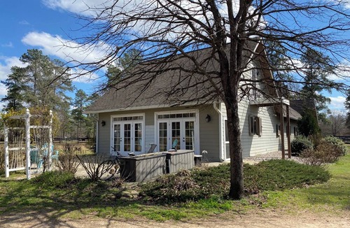 Aiken Apartment | Private apartment on horse farm with community amenities available.