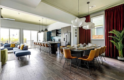 Faubourg Lafayette House | Private Backyard Oasis with Heated Pool