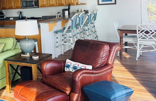 New Point House | Private Bayfront Beach & Kayaks - Family Sleeps 10 - Mathews County