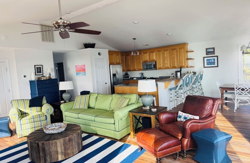 New Point House | Private Bayfront Beach & Kayaks - Family Sleeps 10 - Mathews County