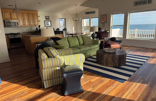 New Point House | Private Bayfront Beach & Kayaks - Family Sleeps 10 - Mathews County