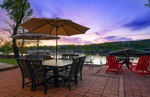 Burnet House | Private Boat Slip| Lakefront | Putting Green | Firepit