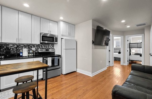 Northeast Hotel | Private City Condo+ 2BD+1Bath+Free Street Parking