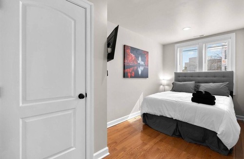 Northeast Hotel | Private City Condo+ 2BD+1Bath+Free Street Parking