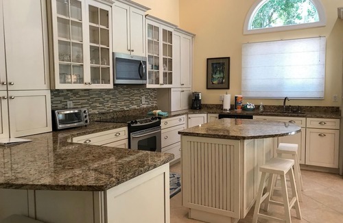 Hilton Head Island House | Private Coastal Escape in South Forest Beach – Walk to the Ocean, Shops & Dining