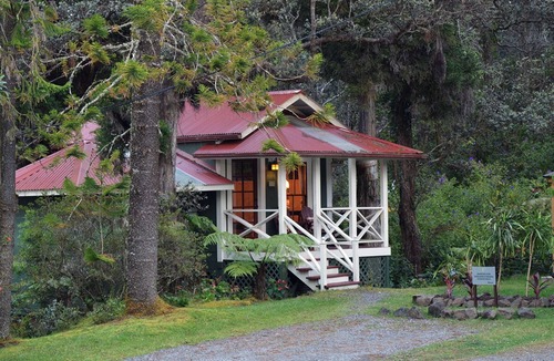 Volcano Cottage | Private Cottage at Boutique Hotel in Volcano Village