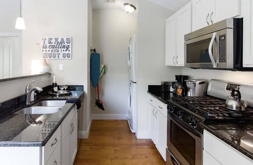 Holly House | Private Craftsman Cottage in East Austin