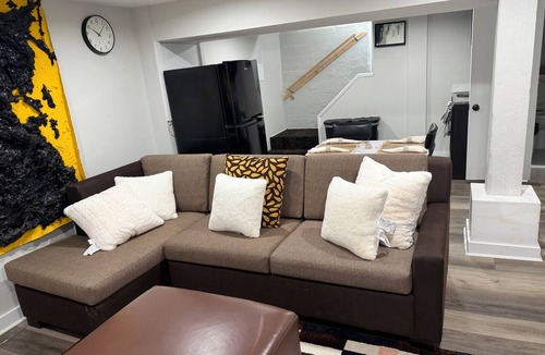 Hamilton Hills House | Private Guest Suite w/Separate Entrance