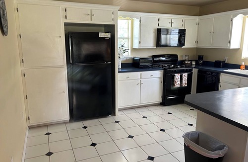 Independence House | Private home in the country with parking on site