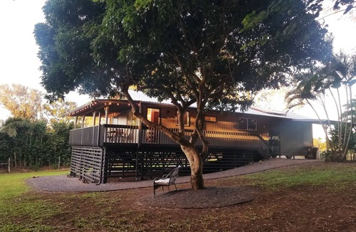 Pauwela House | Private home located in tropical setting close to beaches and waterfalls
