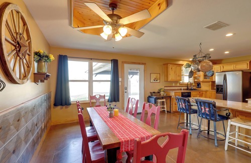 Baird House | Private Hot Tub & Pickleball Court: Baird Home!