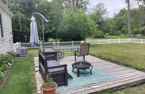 Grosse Ile Cottage | Private Island Cottage – Bring Your Boat – Free Public Launch on Grosse Ile