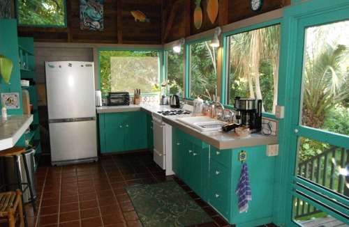 Opihihale Cottage | Private Island Style Cottage With Ocean View And Tropical Garden