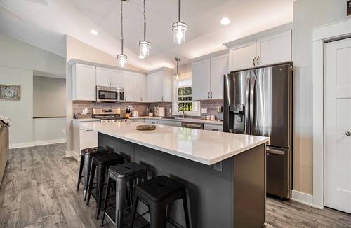 Free Soil House | Private Lakefront Retreat-Quiet Getaway