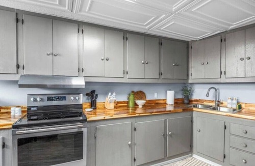 Jonesville Apartment | Private Loft in Downtown Elkin Near Vineyards!
