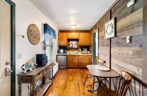 Fancy Gap House | Private Mountain Nook with Jacuzzi - Cabin 6