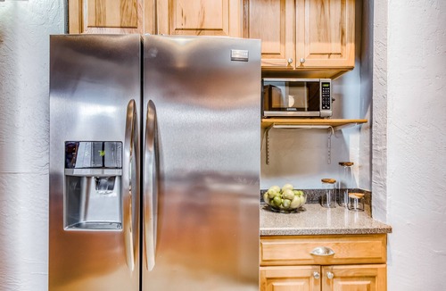 Kona Palisades House | Private ocean view home with dream pool, rooftop deck, vaulted ceilings