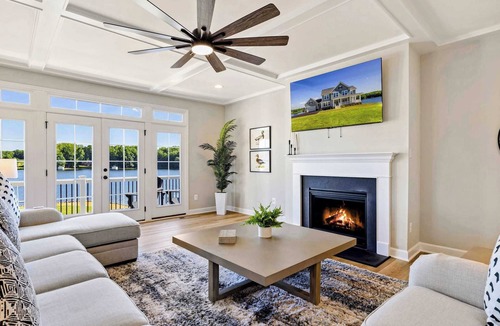 Mineral House | Private Pointe Lakefront Lake Anna Beach, Dock