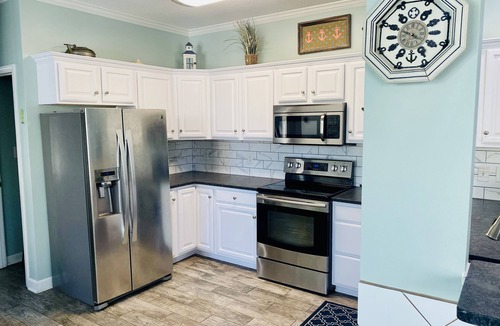 Garden City House | -PRIVATE POOL-1 BLK TO BEACH-OUTDOOR DINING/KITCHEN-PET & FAMILY FRIENDLY!