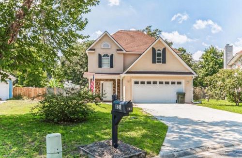 Savannah House | Private Pool & BBQ Grill Near Botanical Gardens