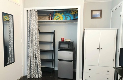 Waikiki Apartment | Private room and Bath in the heart of Waikiki Beach