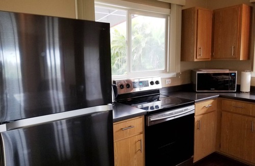 Pauwela Cottage | Private, Serene & Cute Cottage. Ocean Views & A/C. Near Hana Hwy.