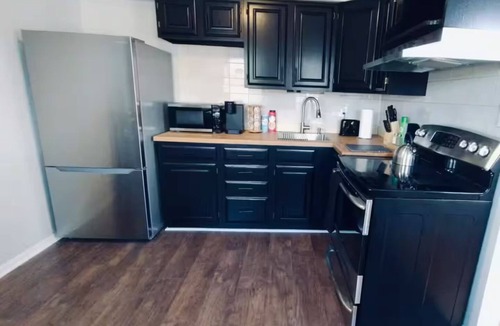 Rossville House | Private Upstairs Unit near Balt City/John Hopkins