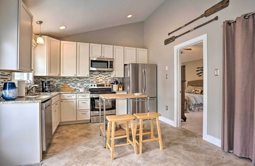 Urbanna Cottage | Private Yard & Water Views: Cozy Urbanna Cottage