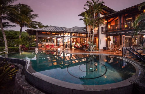Puako House | PUAKO BEACH ON THE SAND! Infinity POOL and Feel of Old Hawaii!