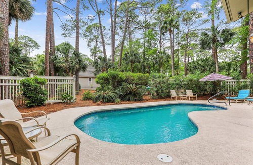 Oceanside House | Pup Friendly, 4BR Sea Pines Home Just 3 Rows from the Ocean!