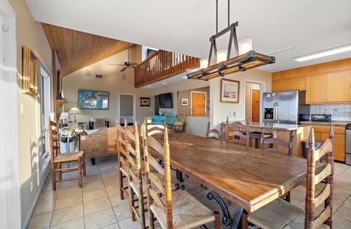 Isle of Palms House | Pure Bliss ! Dock with Fantastic Fishing, Deep Water 24 hours, 5 min Beach!