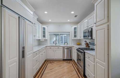 Riverland Terrace House | Pvt Room in 3 BR CHS LUX home on golf course with pool & hot tub