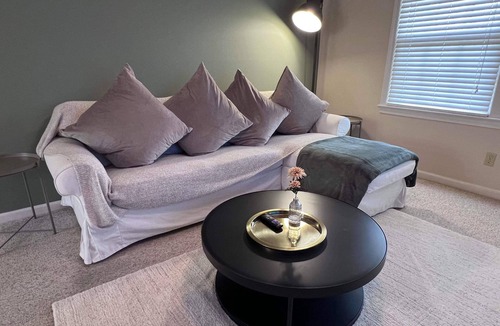 Rosewood Condo | Quaint and cozy 2 Bed, 1 Bath
