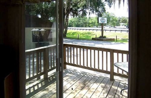 Inverness Cottage | Quaint Cabin with Comfy Interior in Inverness, Florida