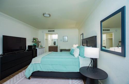 Sheffield Park Apartment | Quaint Mins To Atrium Health CLT Bojangles Stadium
