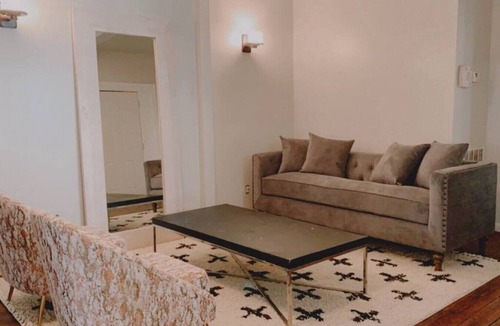Downtown Charleston Apartment | Quaint Southern Charm - 2 BR Downtown Eastside