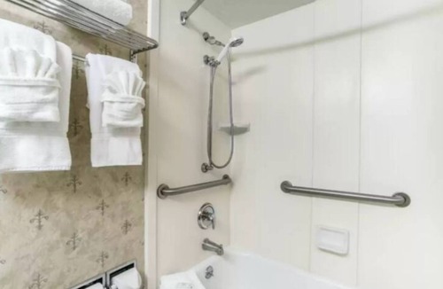 Hanover House | Quality and Dependable! 2 Double Beds