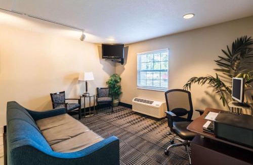 Solomons Hotel | Quality Inn Solomons - Beacon Marina
