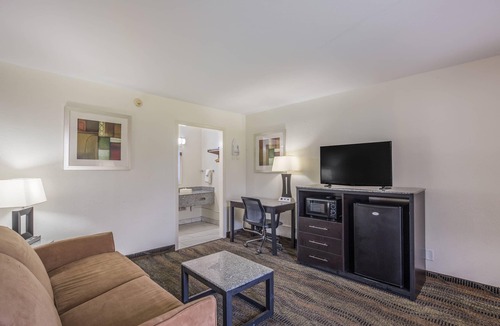 Thomasville Hotel | Quality Inn & Suites Conference Center