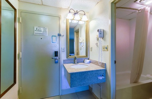West Chester Hotel | Quality Inn & Suites Conference Center