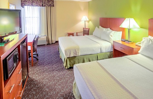 Mansfield Hotel | Quality Inn & Suites Downtown Mansfield