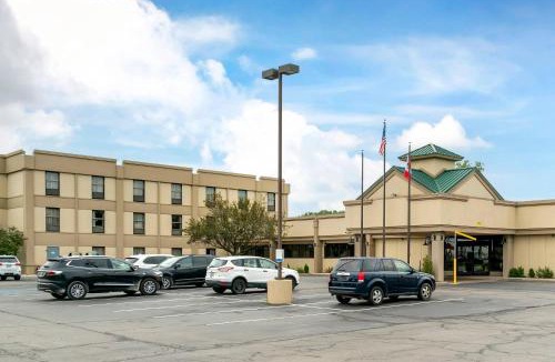 Monroe Hotel | Quality Inn & Suites Monroe