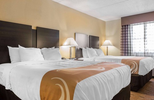 Bairdford Hotel | Quality Inn & Suites Pittsburgh Harmarville